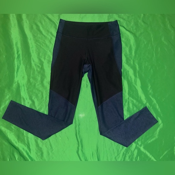 Outdoor Voices Black and Navy Blue Leggings size Medium - Picture 2 of 8